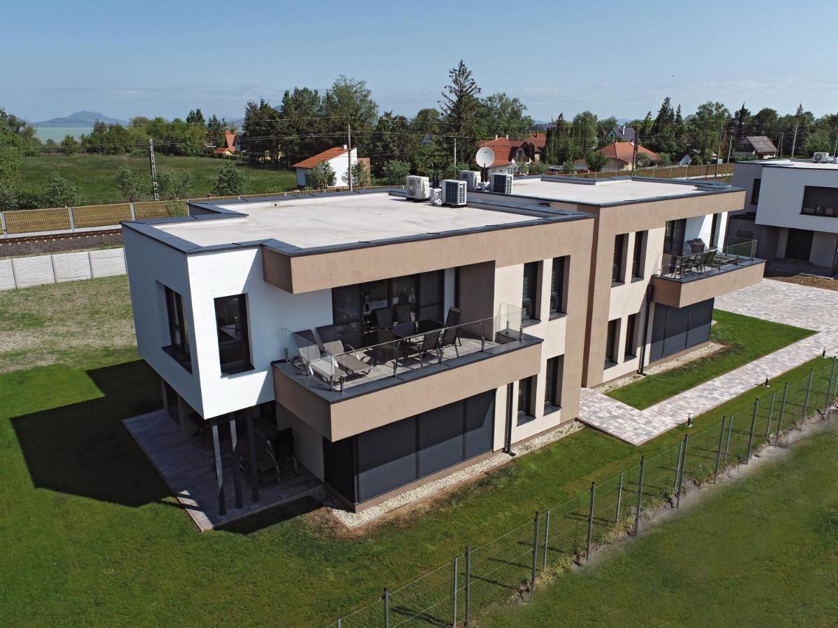 Appartement Zea Apartmanhaz à Balatonfenyves Extérieur photo