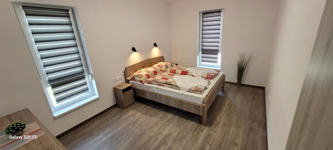 Appartement Zea Apartmanhaz à Balatonfenyves Extérieur photo